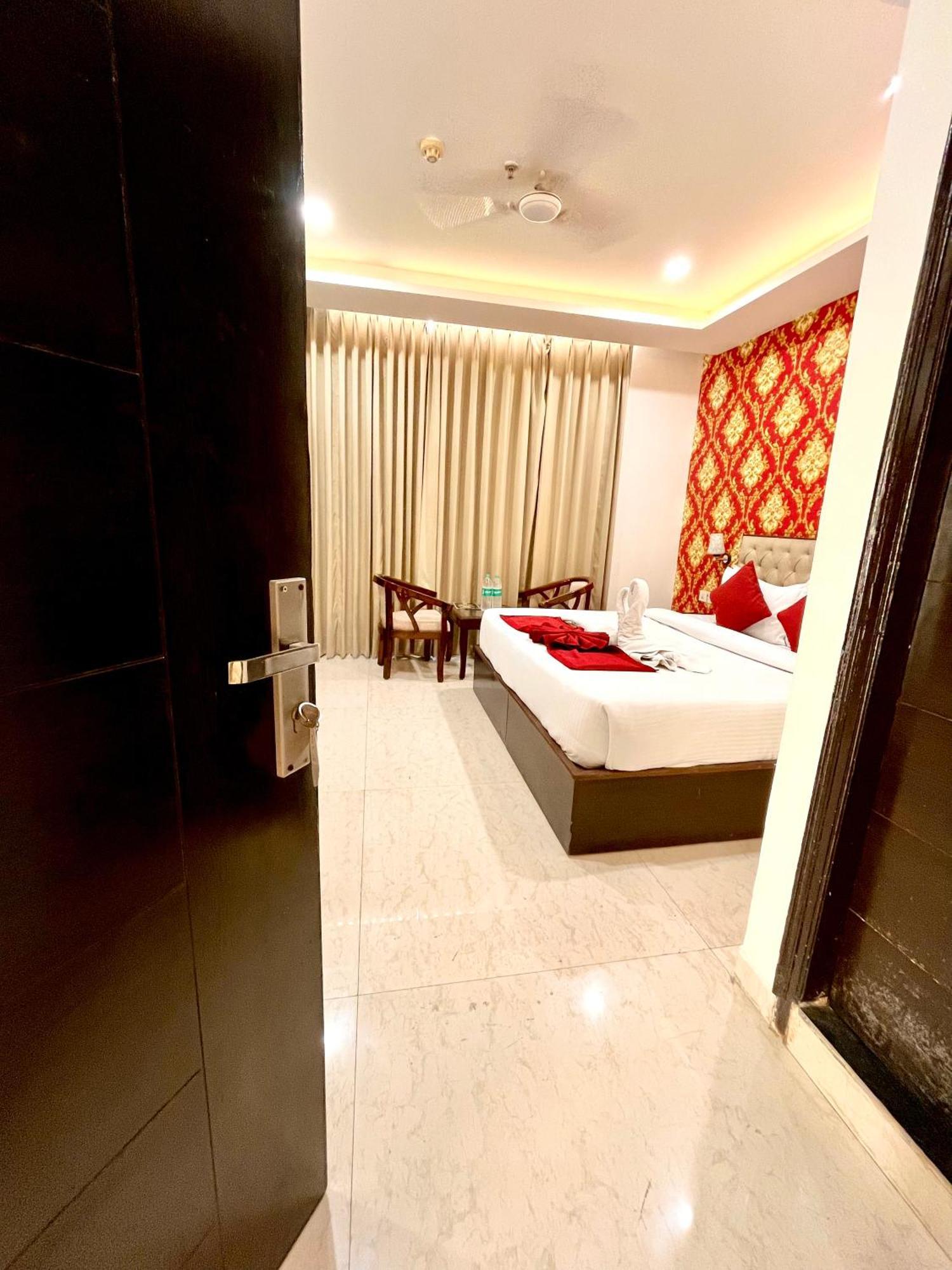 Hotel Northview Park By Lycoris !! Top Rated & Most Awarded Property In Tricity Zirakpur Ngoại thất bức ảnh