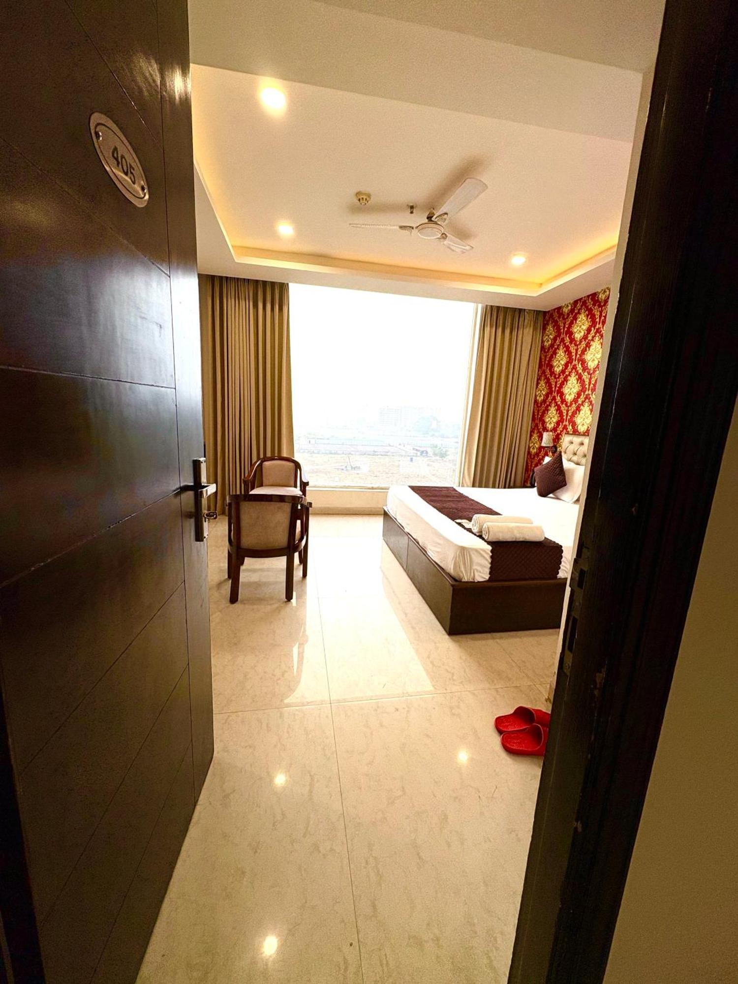 Hotel Northview Park By Lycoris !! Top Rated & Most Awarded Property In Tricity Zirakpur Ngoại thất bức ảnh