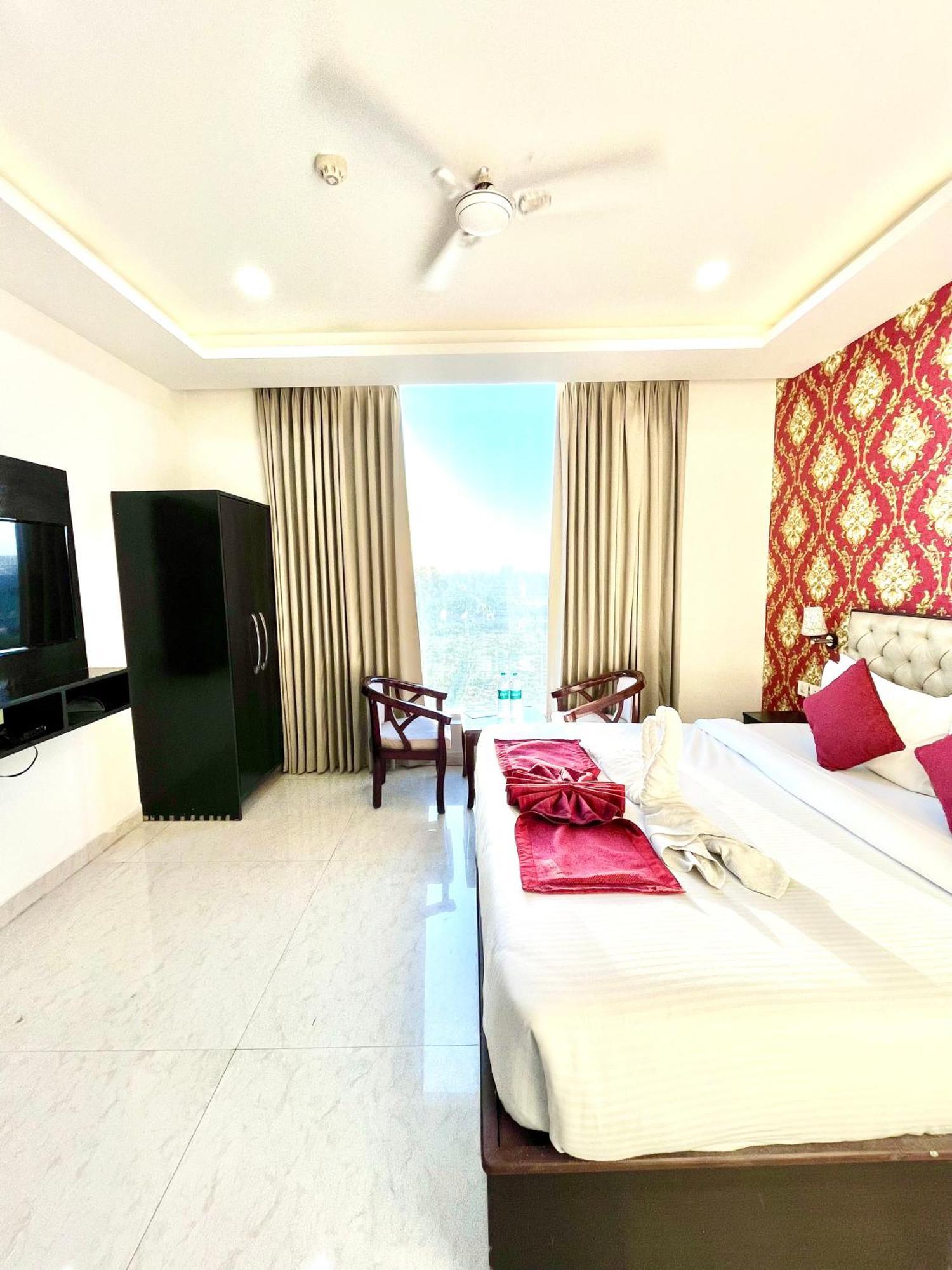 Hotel Northview Park By Lycoris !! Top Rated & Most Awarded Property In Tricity Zirakpur Ngoại thất bức ảnh